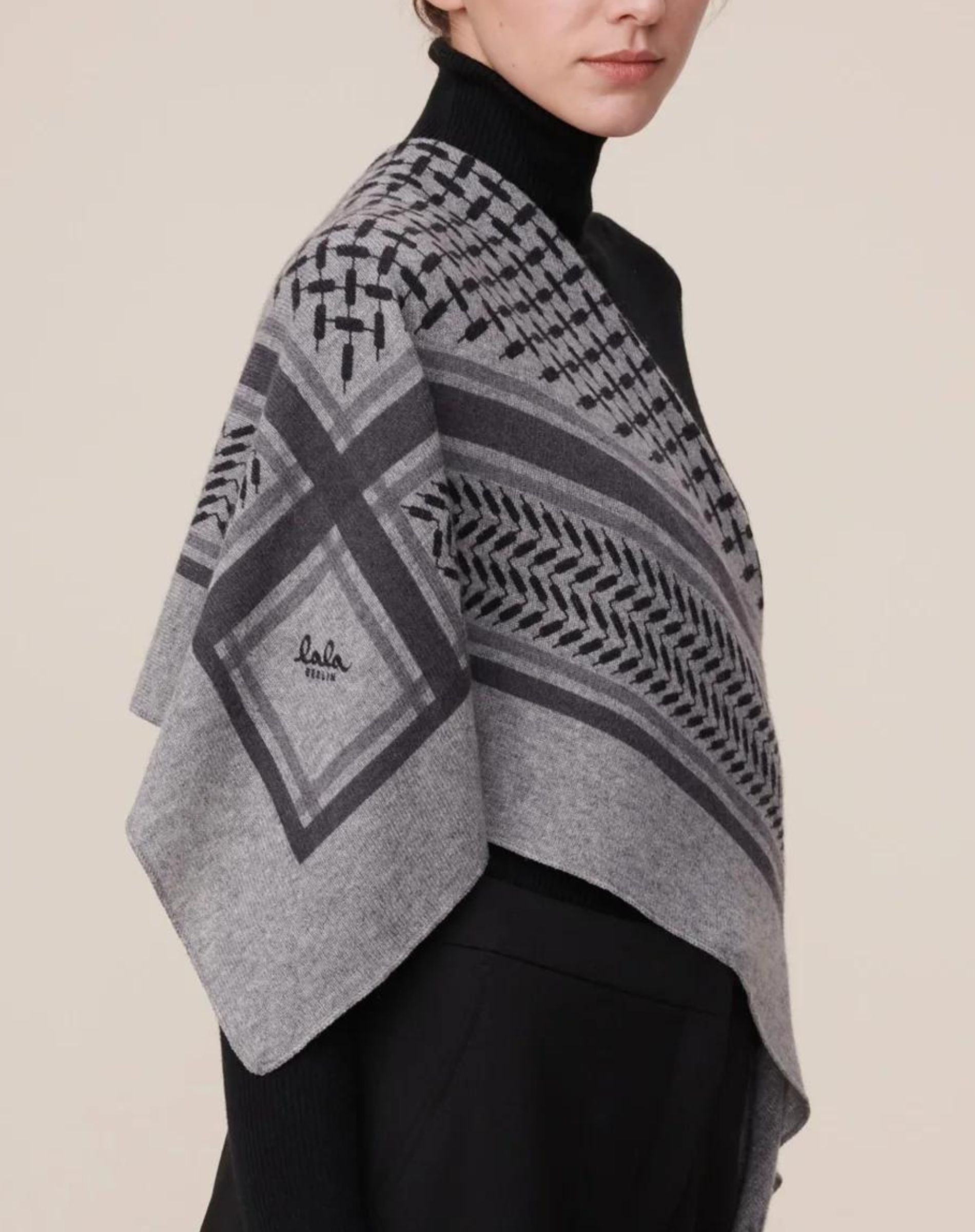 Lala Berlin - Triangle Trinity Classic M Tørklæde
