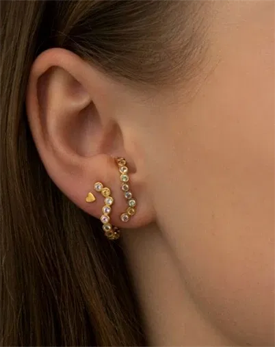 Petit Love Heart Single Øreing - Guldfarvet