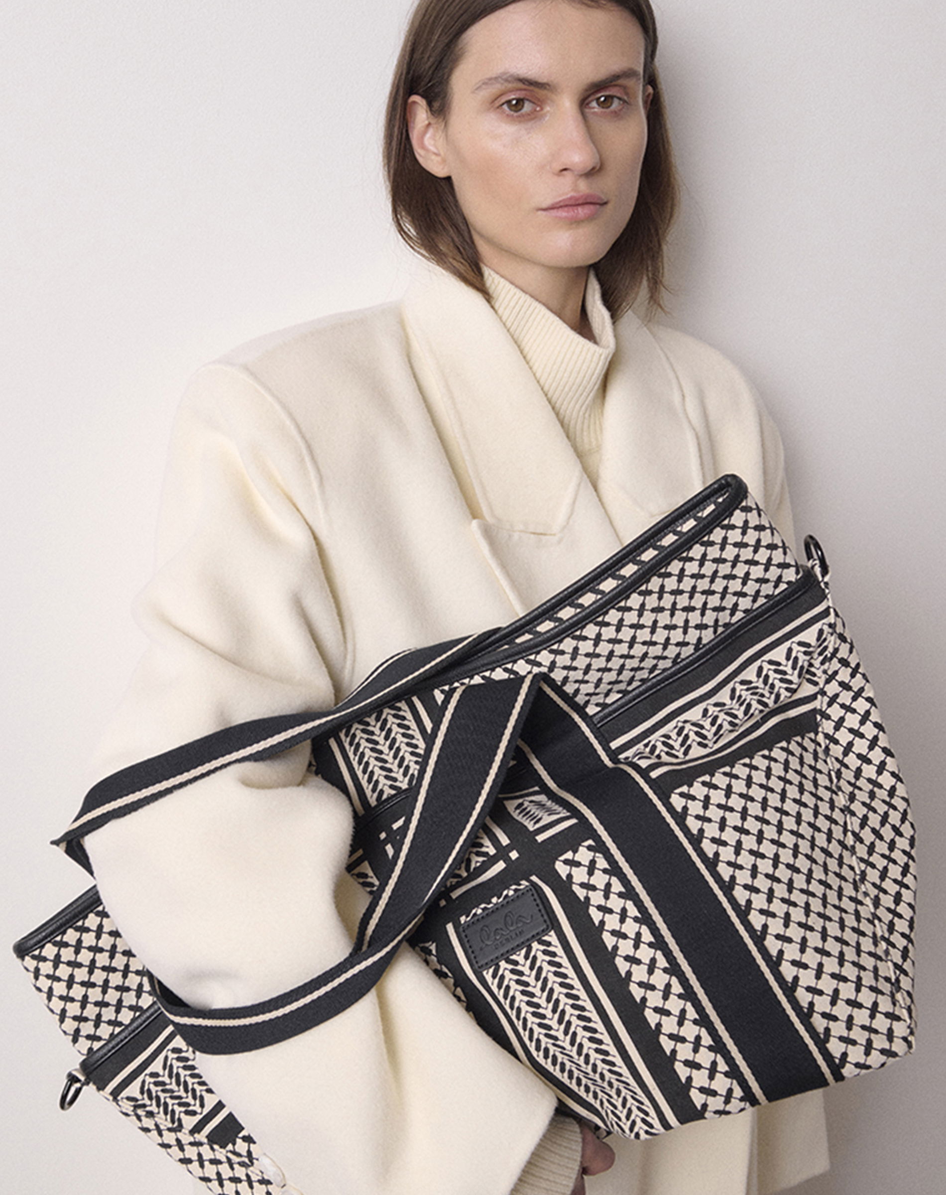 Merge East West Tote Taske