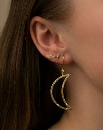 Big Bella Moon With Stones Single Ørering - Guldfarvet